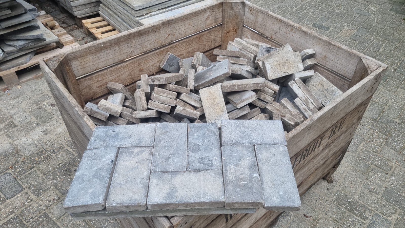 8m2 chinees natuursteen 20x10cm 3cm dik te koop, Ophalen, Gebruikt, 5 tot 10 m², Terrastegels