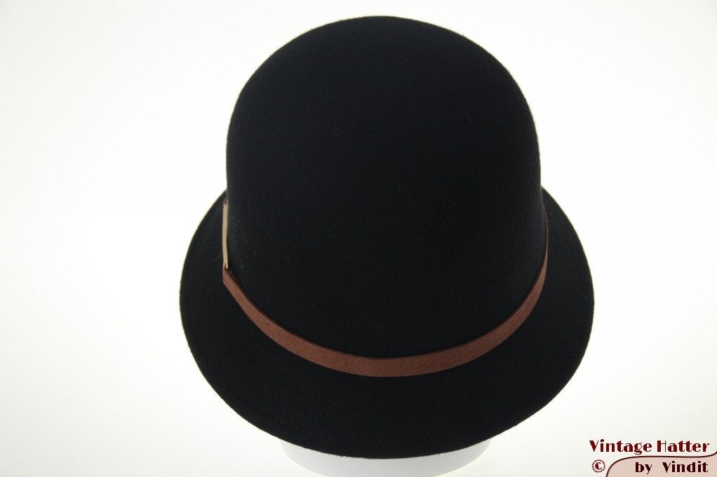 Dames dophoed Hawkins zwart vilt met gespje opzij 54-57 new, Hoed, Hawkins, Nieuw, One size fits all