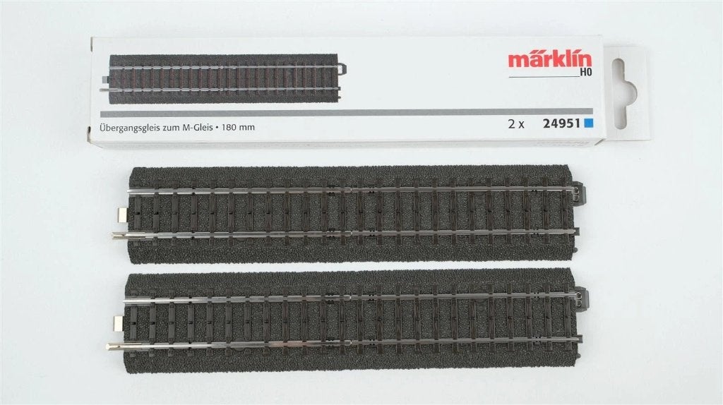 MÄRKLIN 24951: twee overgangsrails van M-rails naar C-rails, Wisselstroom, Rails, Ophalen of Verzenden, Zo goed als nieuw
