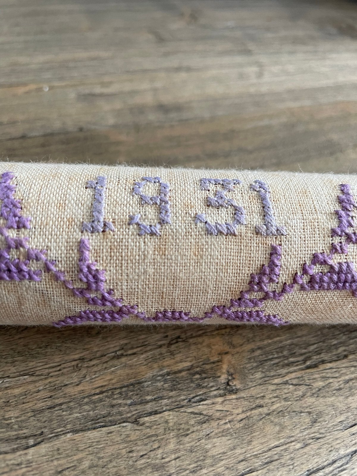 Zweedse handgeborduurde rol uit 1931, Ophalen of Verzenden