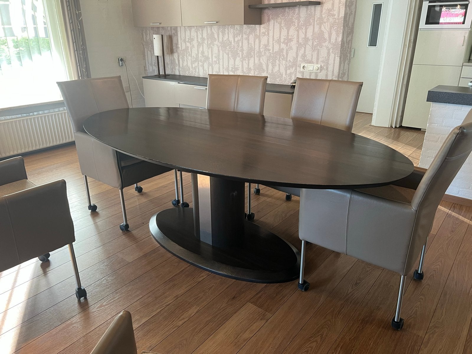Ovale eettafel met 6 stoelen, Huis en Inrichting, Ophalen, Gebruikt, 100 tot 150 cm, Vijf personen of meer