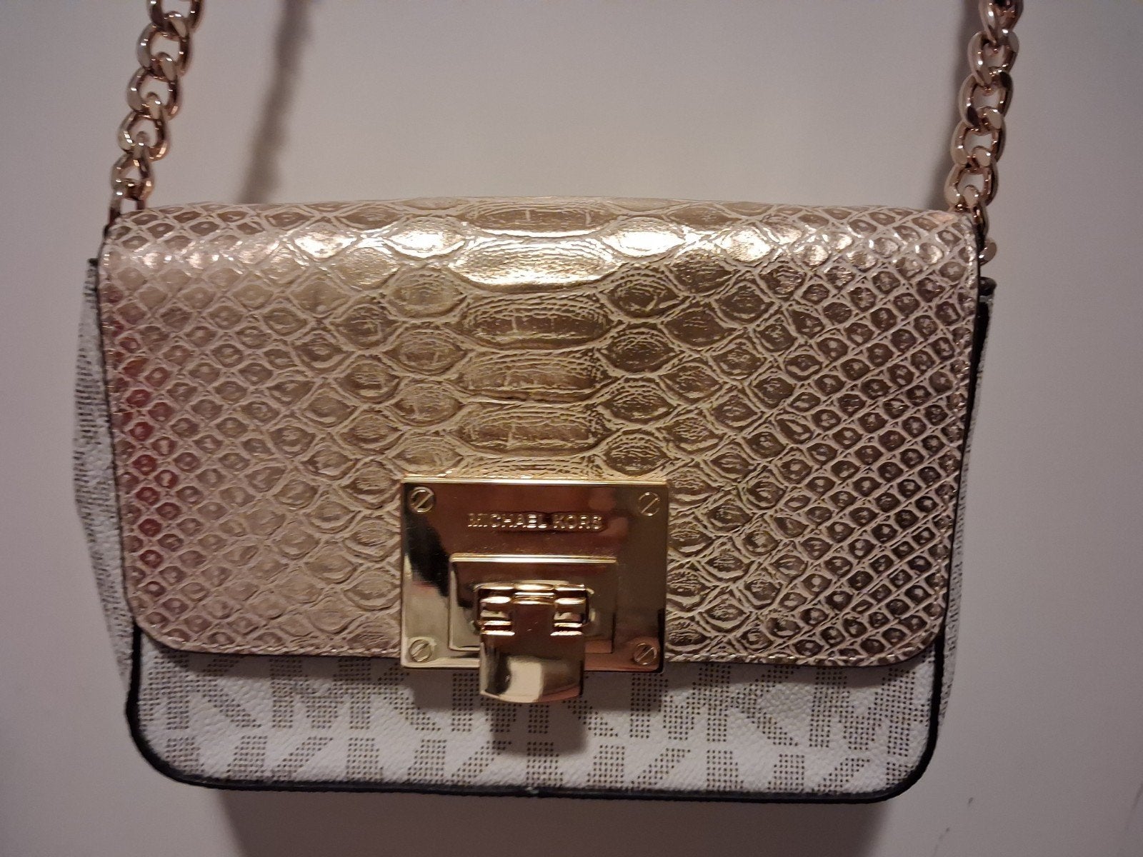 Nieuwe Michael Kors Tina Clutch, Goudkleurig, 100 e vast., Ophalen of Verzenden, Nieuw, Overige kleuren, Avondtasje