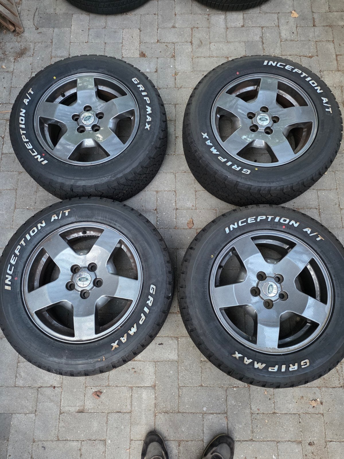Landrover nieuwe AT banden + gebruikte winterbanden + velgen, Ophalen, 18 inch, Gebruikt, 255 mm