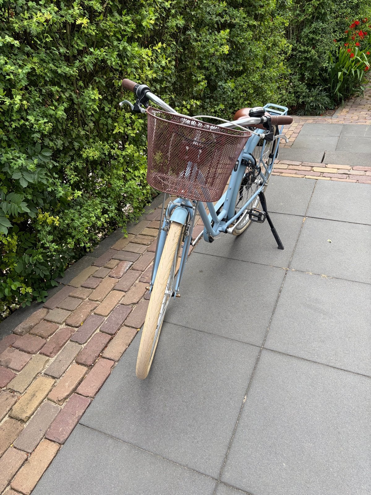 Lichtblauwe meisjesfiets met 6 versnellingen en mand, Gebruikt, Velgrem, Versnellingen, Ophalen