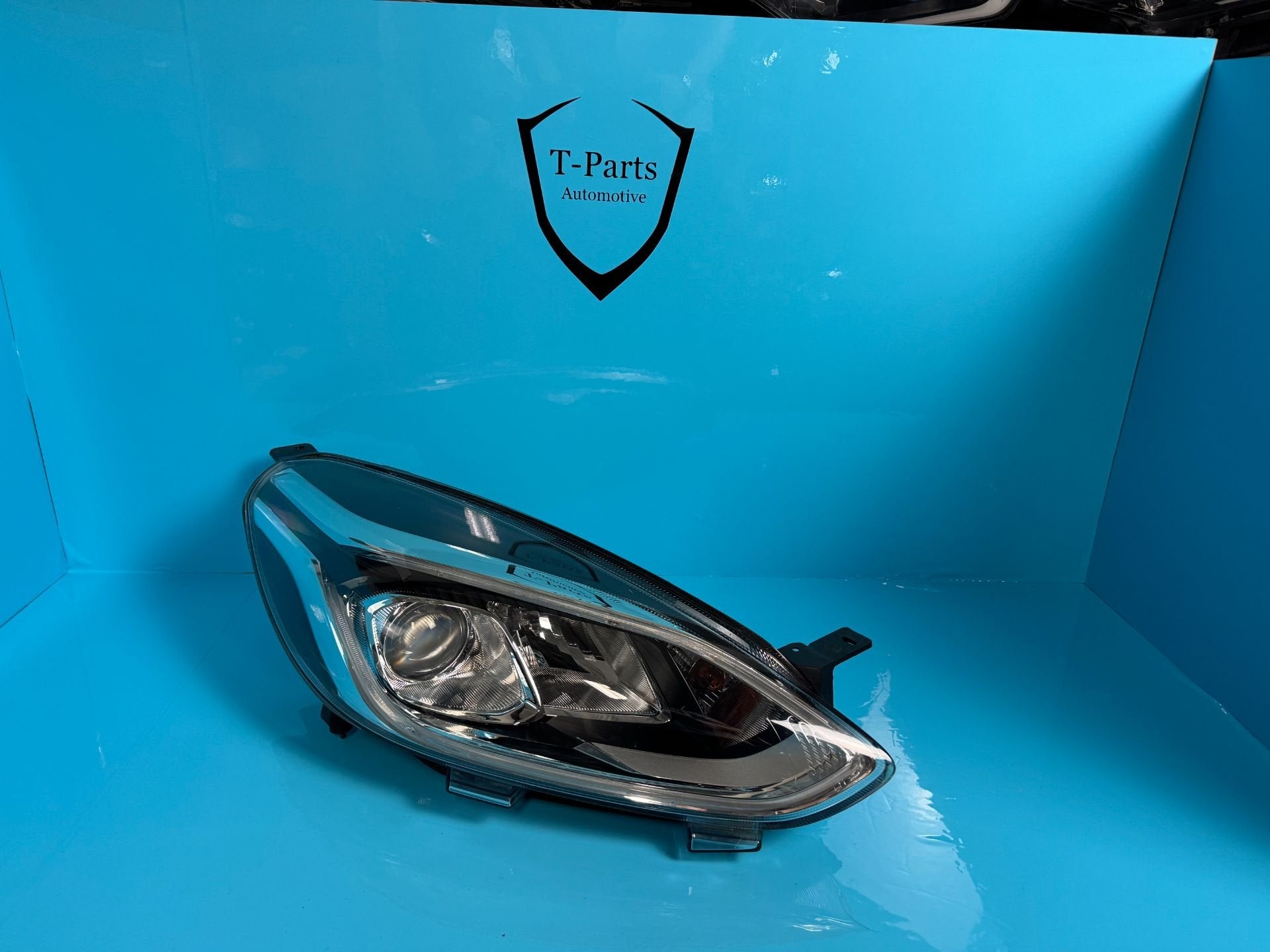 ford fiesta mk8 koplamp rechts H1BB13N029CE