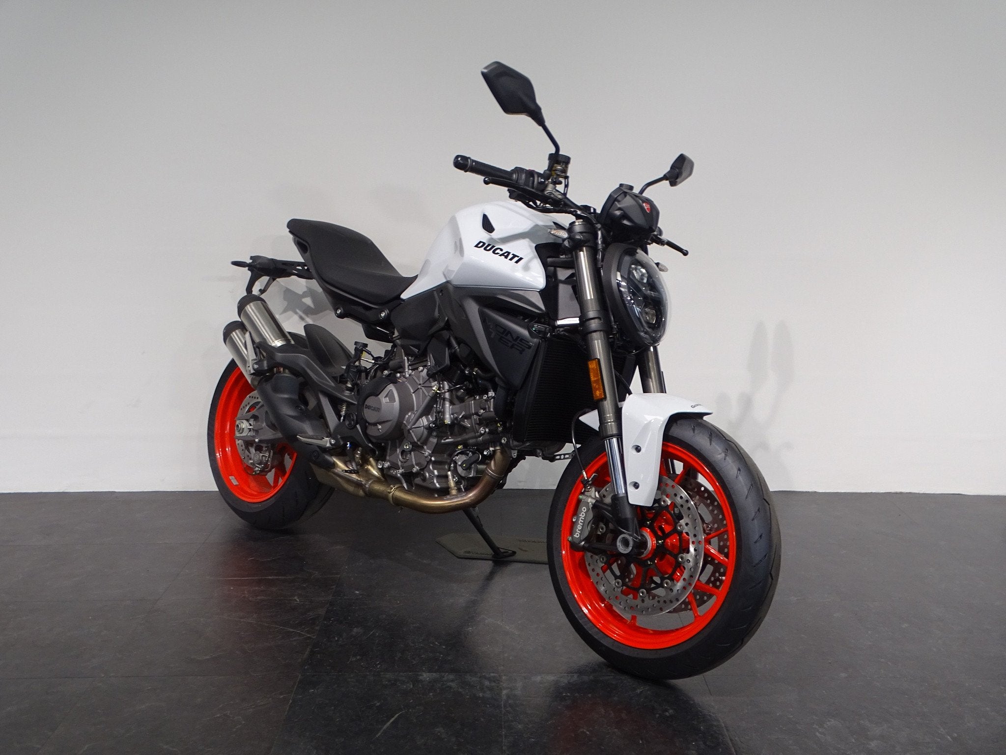 Ducati Monster V2, Motoren, Motoren | Ducati, Bedrijf, Naked bike
