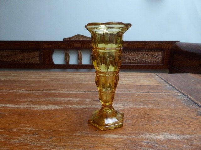 Art deco persglazen vaasje, 20 cm., Ophalen of Verzenden