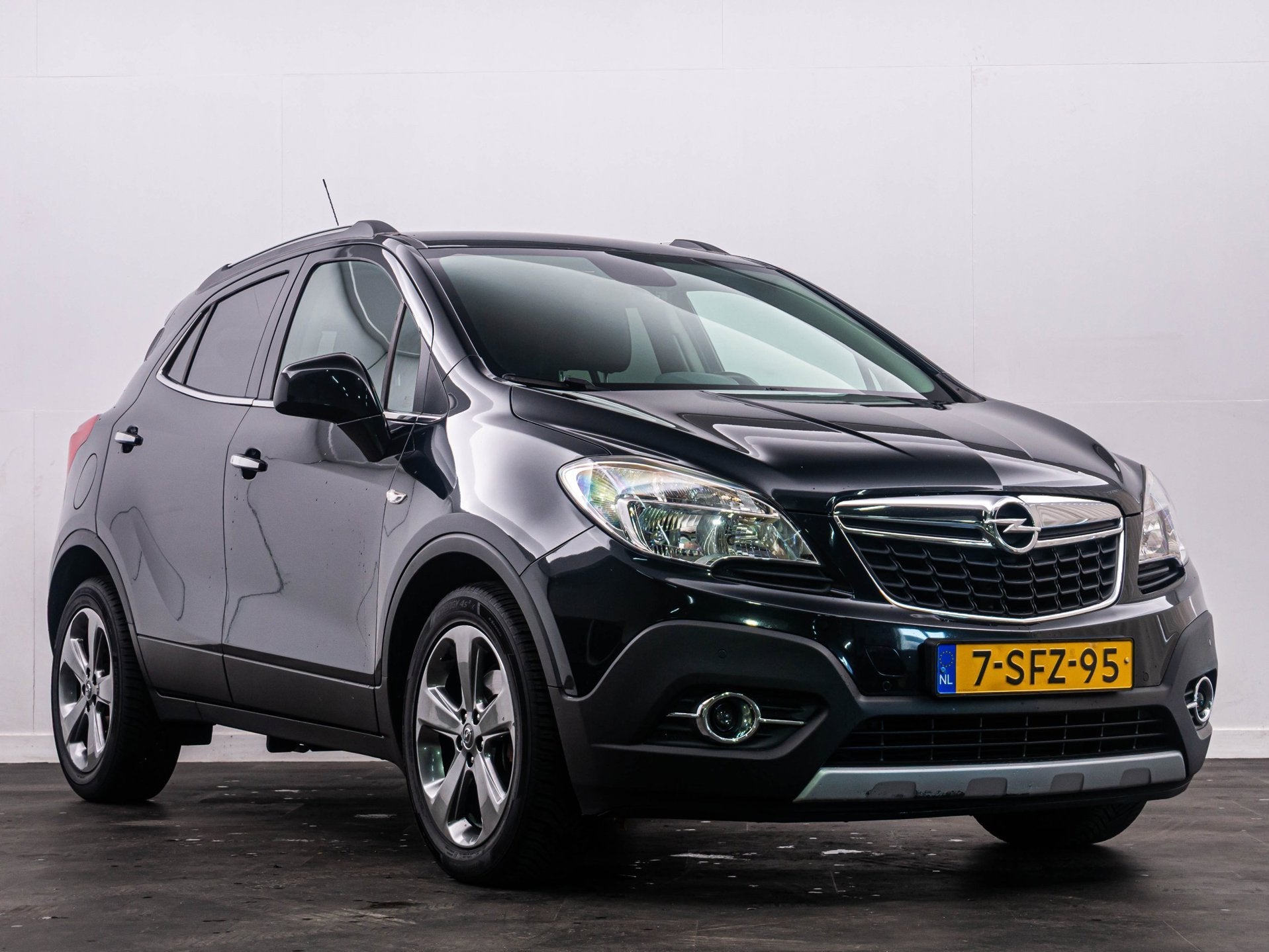 Opel Mokka 1.4 T Cosmo Trekhaak/Navi/Cruise/Display/18", Euro 5, Gebruikt, Zwart, 4 cilinders