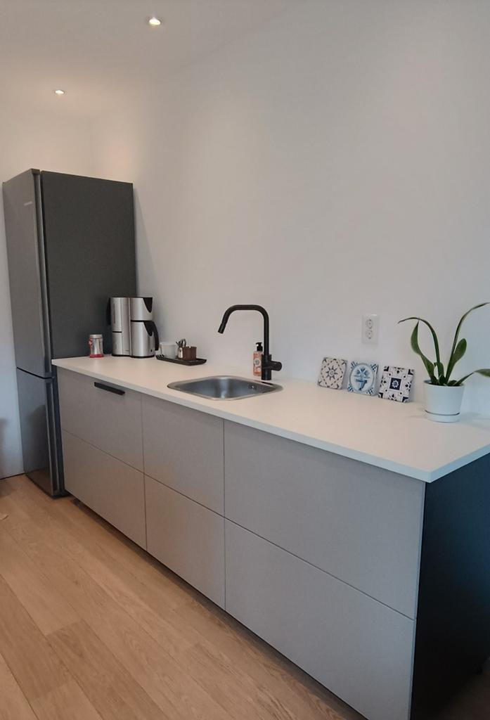 Keukenblad zgan met aluminium wasbak 246 x 63, Huis en Inrichting, Keuken | Keukenelementen, Ophalen, Wit, Zo goed als nieuw, 200 cm of meer
