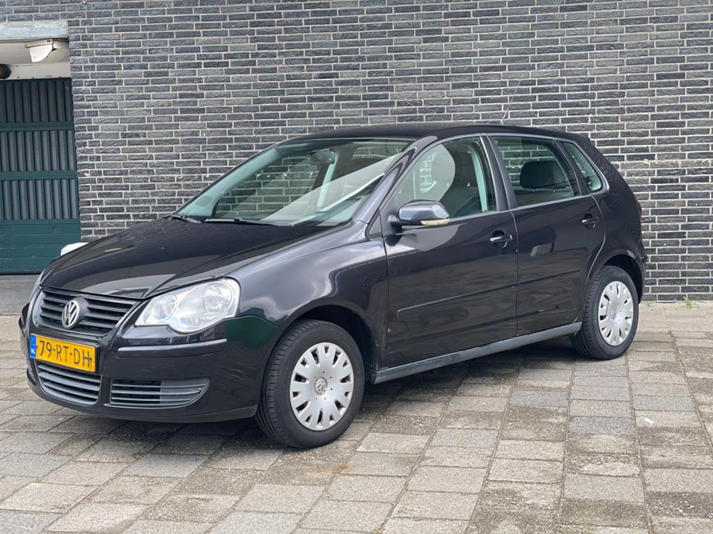 Volkswagen Polo 1.4 16V Comfortline Nap✅Nieuwe Apk trekhaak, Auto's, Voorwielaandrijving, Zwart, Origineel Nederlands, Bedrijf