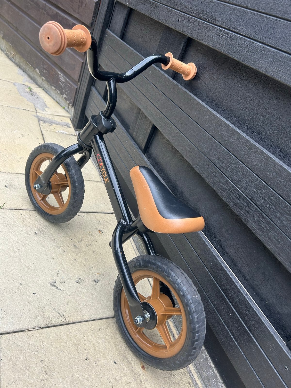 Loopfiets zwart met bruine accenten, Ophalen, Gebruikt, Loopfiets