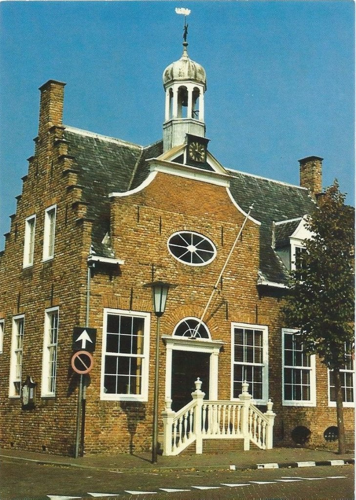 Ansichtkaart  DOMBURG  Gemeentehuis, Verzenden, 1980 tot heden, Ongelopen, Zeeland