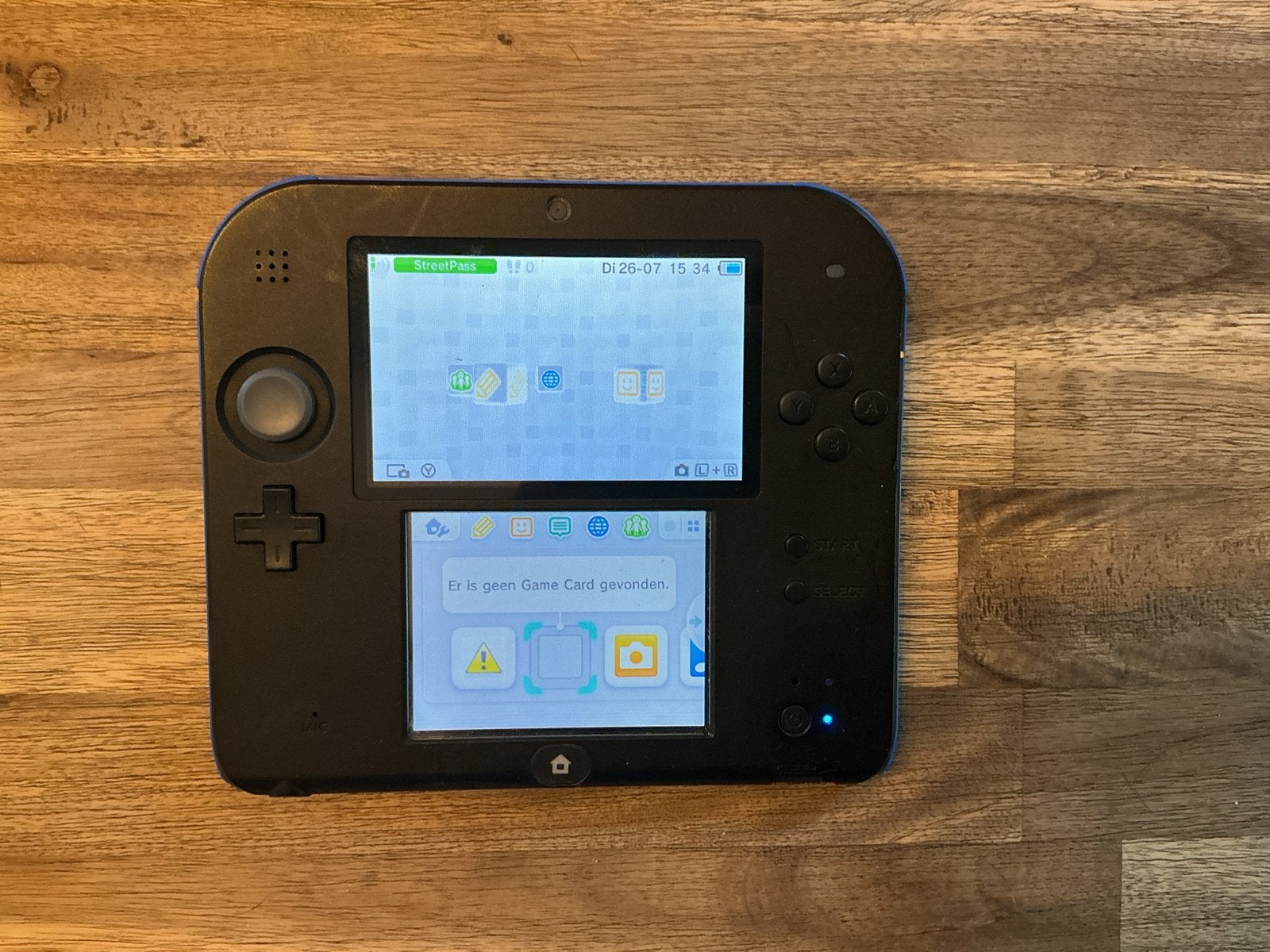 Nintendo 2DS - Zwart/Blauw - Inclusief oplader, Spelcomputers en Games, Verzenden, Gebruikt, Zwart, 2DS