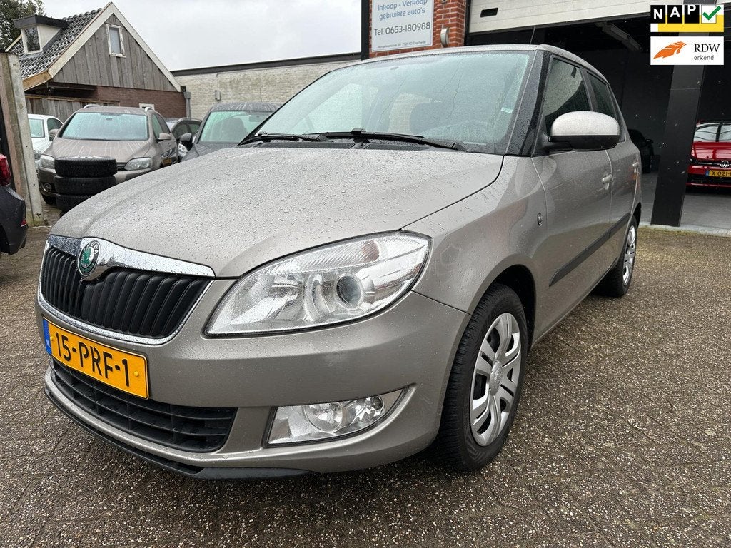 Skoda Fabia 1.2 TSI Ambition AIRCO-CRUISE-PDC-CENTRAAL, Euro 5, Stof, Gebruikt, Zwart