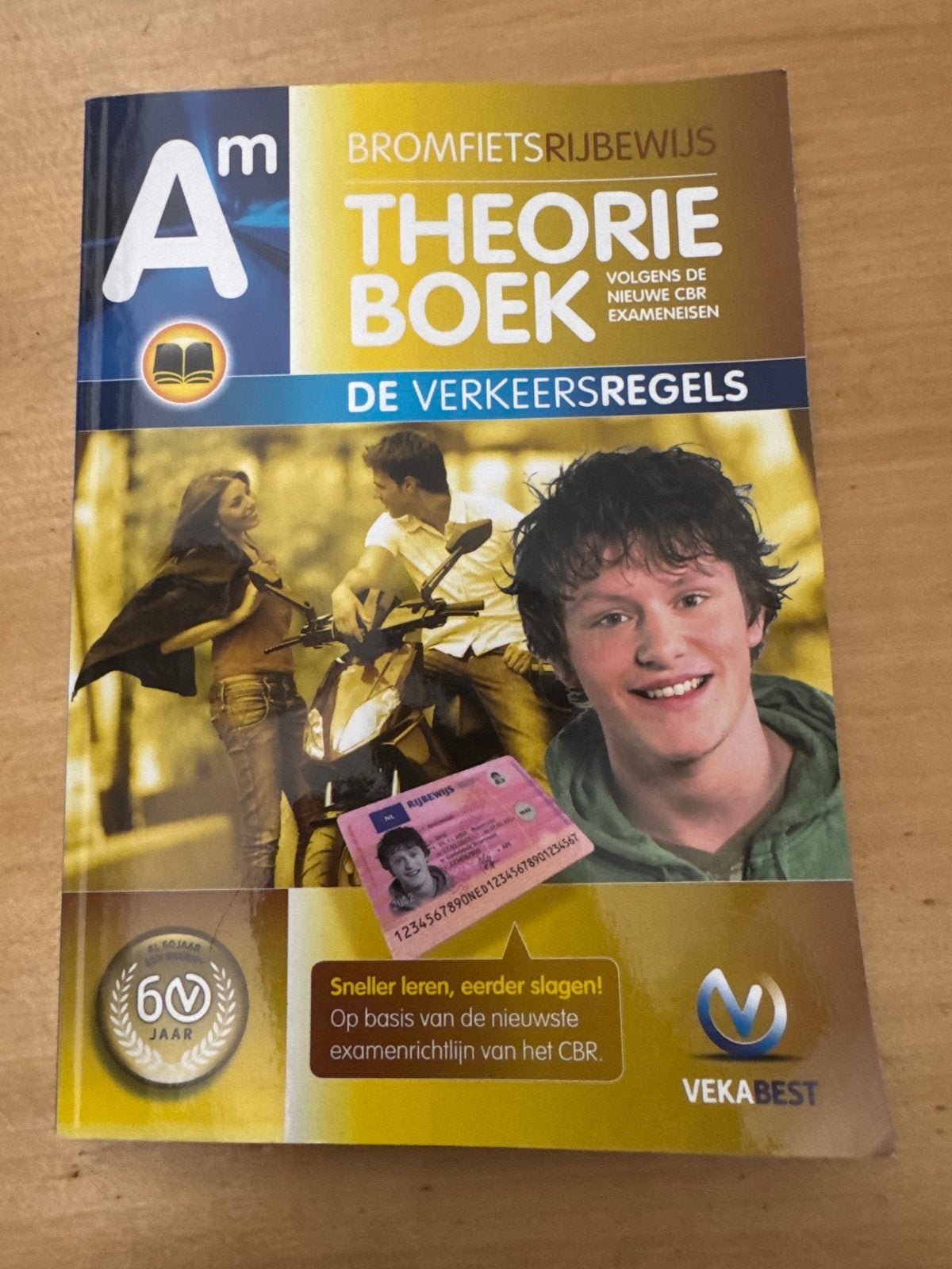 BROMFIETSRIJBEWIJS THEORIEBOEK - DE VERKEERSREGELS, Boeken, Ophalen of Verzenden, Zo goed als nieuw, Overige niveaus, Overige vakken