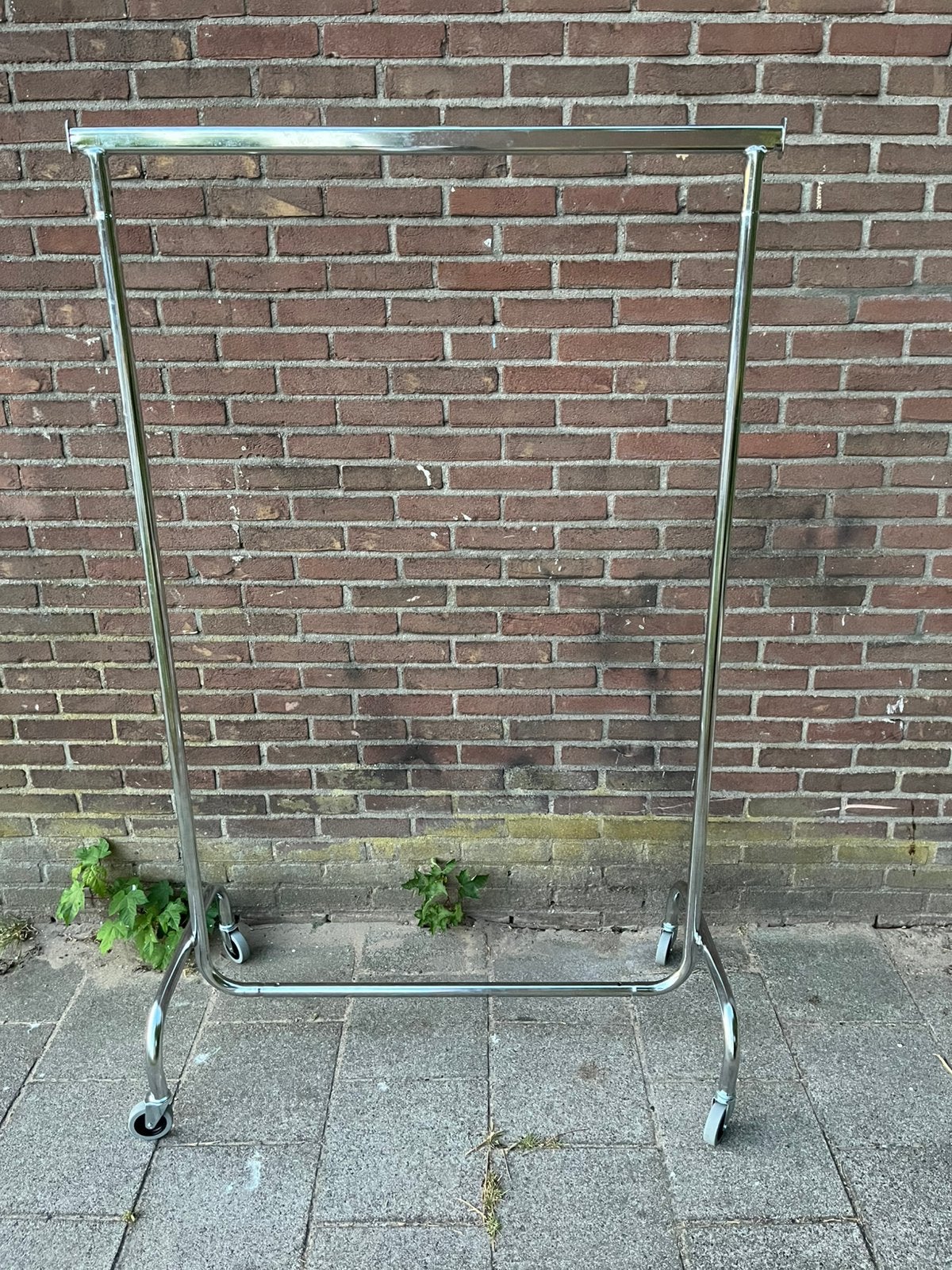 stevig en professioneel verrijdbaar kledingrek /  Hanger, Ophalen, Zo goed als nieuw