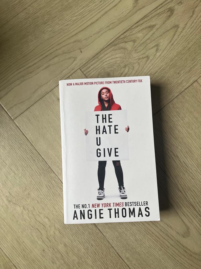 The Hate U Give - Engelse editie van Angie Thomas, Boeken, Taal | Engels, Ophalen of Verzenden, Gelezen, Fictie