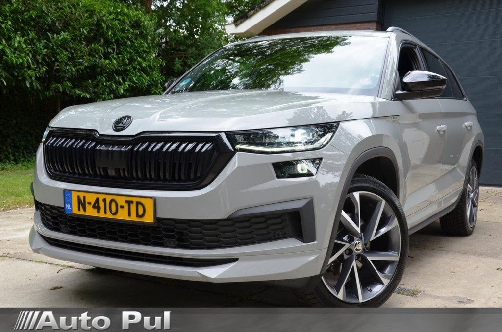 Skoda Kodiaq 1.5 TSI Sportline Business Automaat/Navi/Led/Ec, Auto's, 4 cilinders, 150 pk, Alcantara, Origineel Nederlands