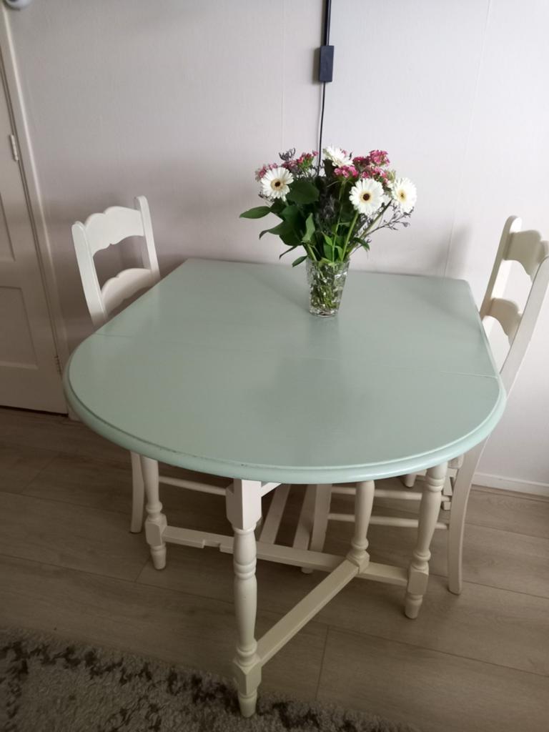 Landelijk uitklapbare eethoek met 2 stoelen en bankje, Huis en Inrichting, Tafels | Eettafels, Ophalen, Gebruikt, 100 tot 150 cm
