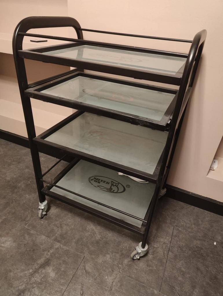 Schoonheidssalon werktafel, Ophalen, Zo goed als nieuw