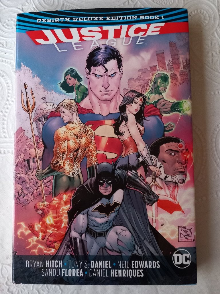 Justice League: The Rebirth Deluxe Edition Book 1 HC, Boeken, Strips | Comics, Amerika, Ophalen of Verzenden, Zo goed als nieuw
