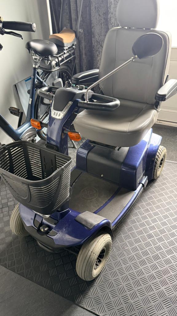 Scootmobiel Celebrity DX, Ophalen, Gebruikt, 10 km/u of minder