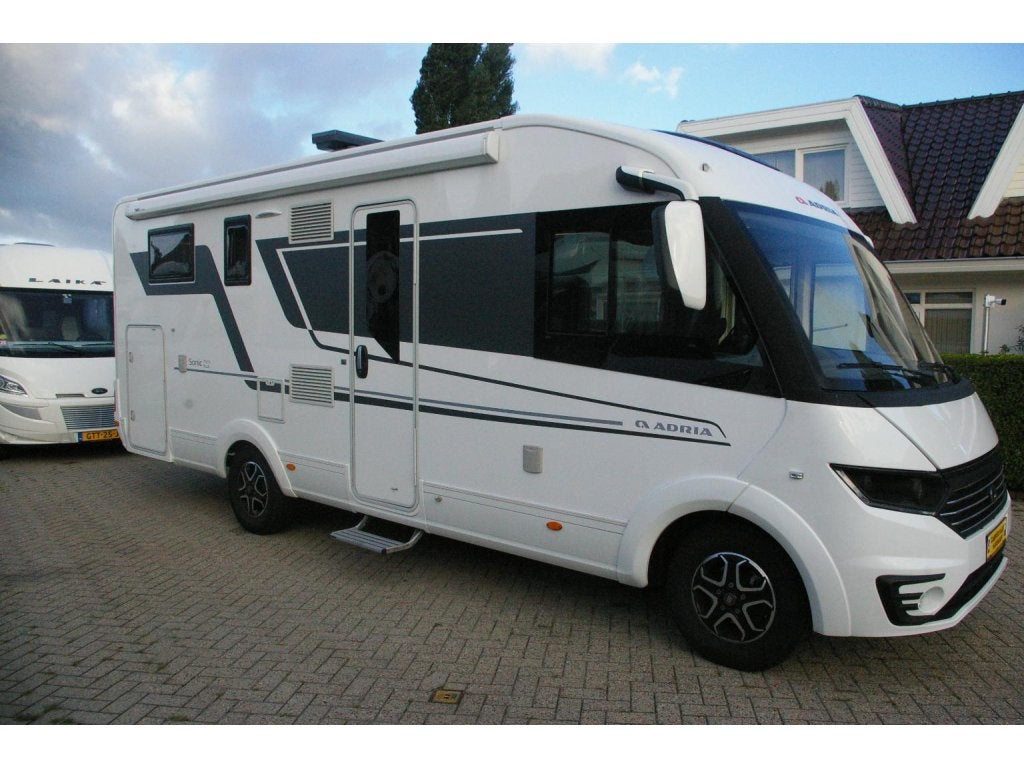 Adria Sonic Plus 700 SL ,,,,, VERKOCHT ,,,,,, Automaat, Ringverwarming, Fiat, Afzuigkap