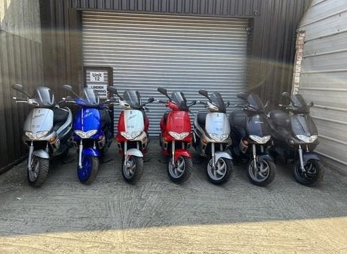 GEZOCHT: 2-TAKT SCOOTERS  PIAGGIO / GILERA / YAMAHA / PUCH, Ophalen, Piaggio