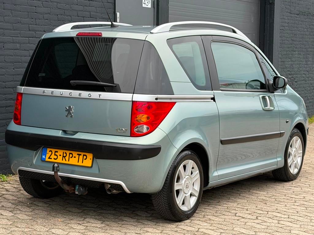 Peugeot 1007 1.4 Gentry AIRCO AUTOMAAT NIEUW APK NAP TREKHAA, Stof, 4 cilinders, 4 stoelen, 49 €/maand