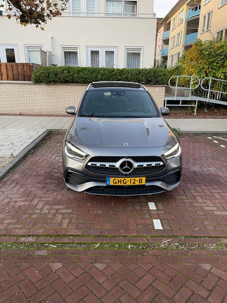 MercedesBenz GLA 220 d amgline190pk 8G-DCT 4MATIC 2021 Grijs, Auto's, Mercedes-Benz, Automaat, 2000 kg, Diesel, Vierwielaandrijving