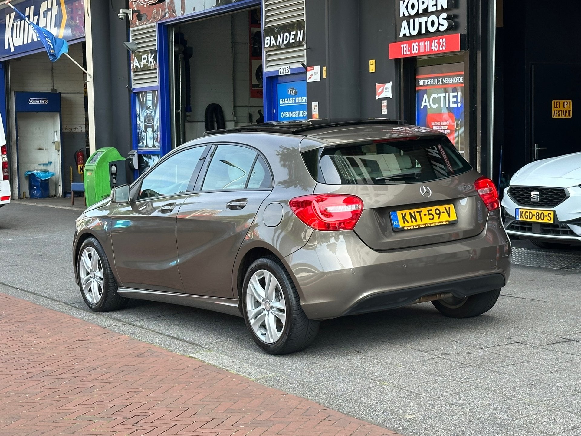 Mercedes-Benz A-klasse 200 Ambition Automaat Panoromadak, Auto's, Stof, Gebruikt, 1595 cc, Bedrijf