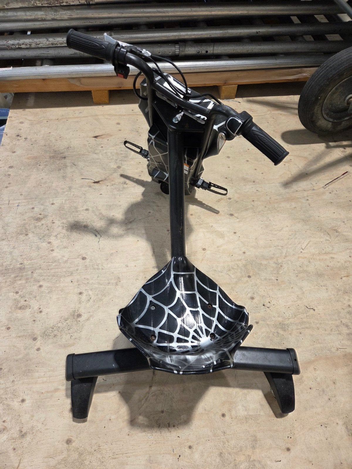 Spider-Man Elektrische Drift Trike - Gebruikt, Fietsen en Brommers, Steps, Gebruikt, Elektrische step (E-scooter), Ophalen