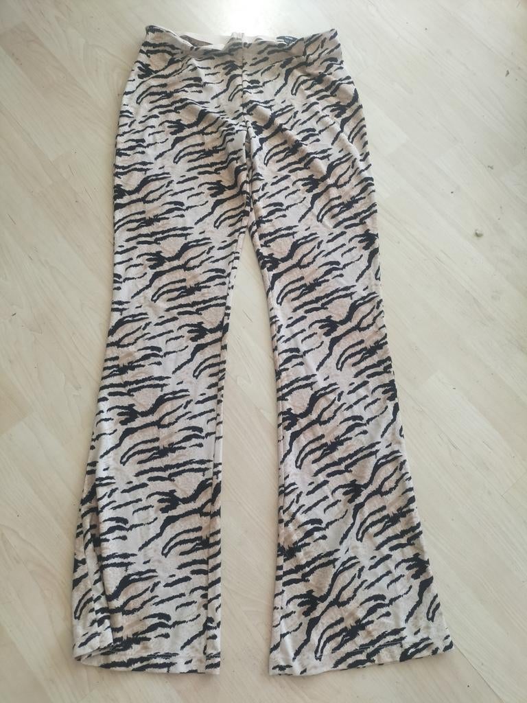 MNG Mango flared broek met zebraprint, Maat 38/40 (M), Beige, MNG, Ophalen of Verzenden