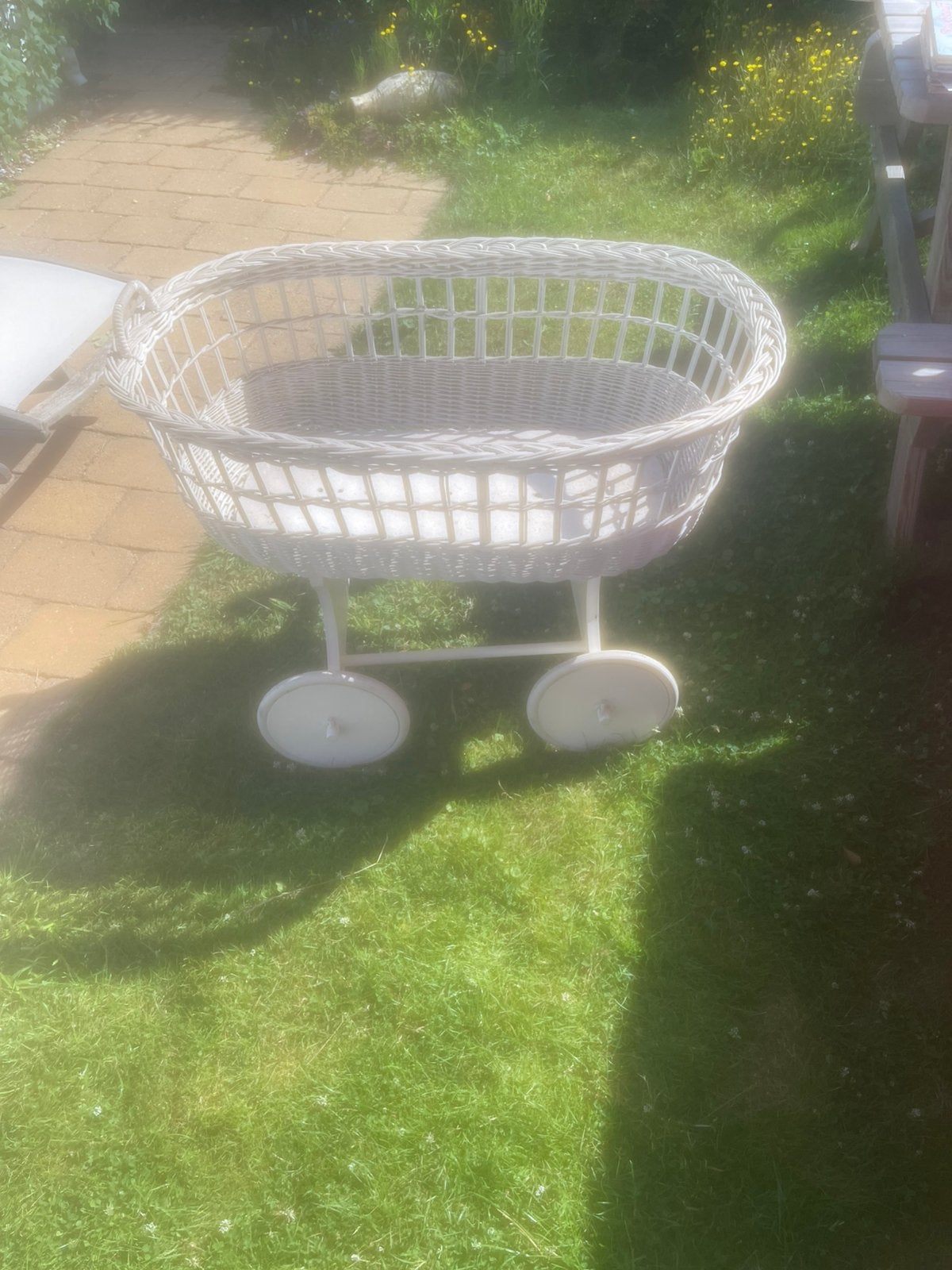 Leuke rieten wieg op houten onderstel, Ophalen of Verzenden, Gebruikt, Wieg