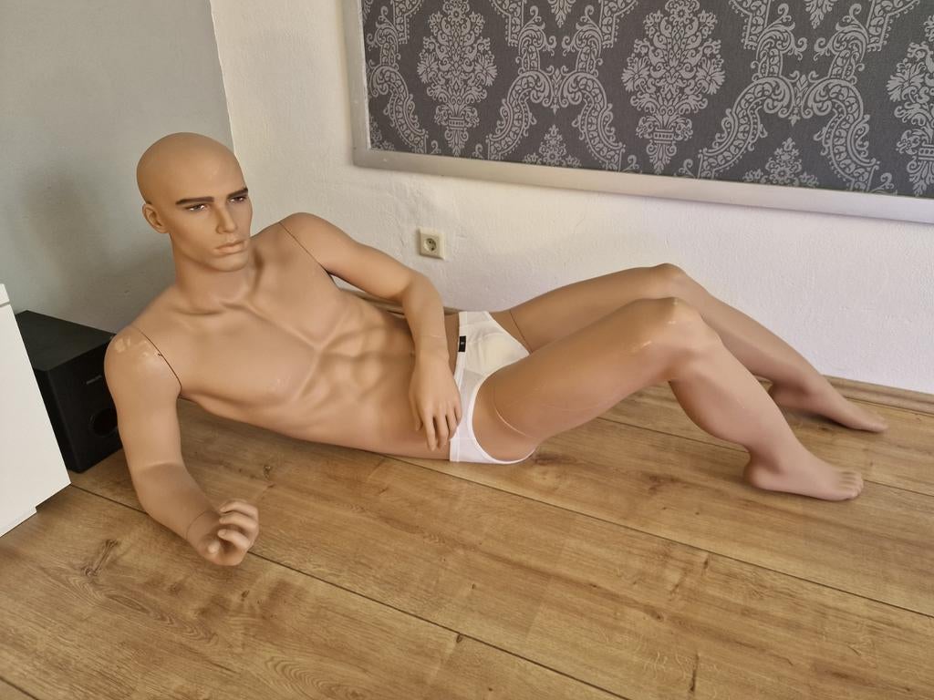 Mannelijke etalagepop liggend - Gebruikt, Hobby en Vrije tijd, Overige Hobby en Vrije tijd, Gebruikt, Ophalen