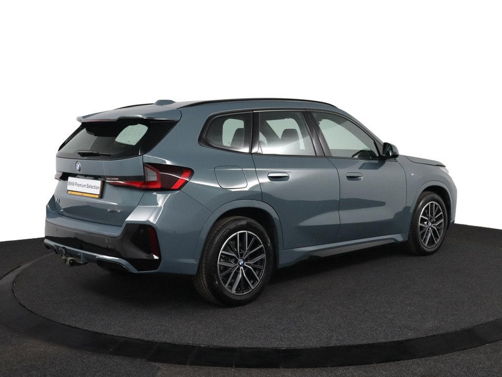 BMW X1 sDrive18i | M-sportpakket | Trekhaak | LED verlichtin, Auto's, BMW, Gebruikt, Met garantie (alle), Bedrijf, 3 cilinders