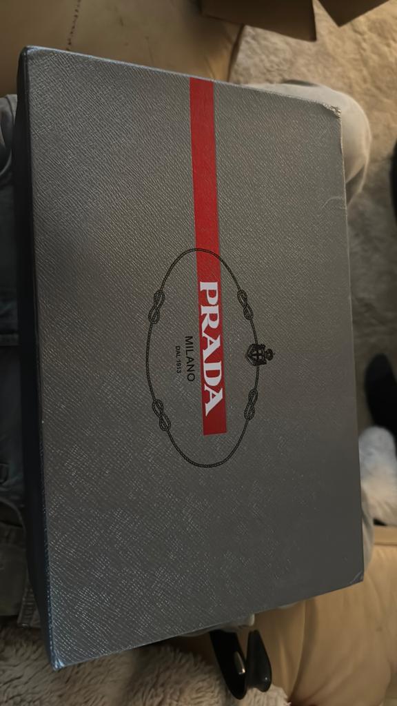 Prada cups schoenen, Kleding | Dames, Ophalen of Verzenden, Zo goed als nieuw, Zwart, Sneakers of Gympen