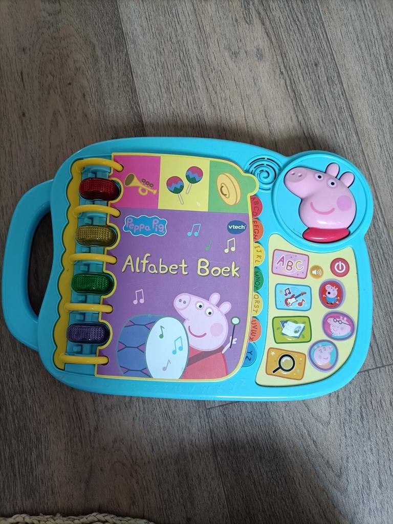 VTech Peppa Pig Alfabet Boek - Interactief Luisterboek, Ophalen of Verzenden, Zo goed als nieuw, Taal en Lezen, Met geluid