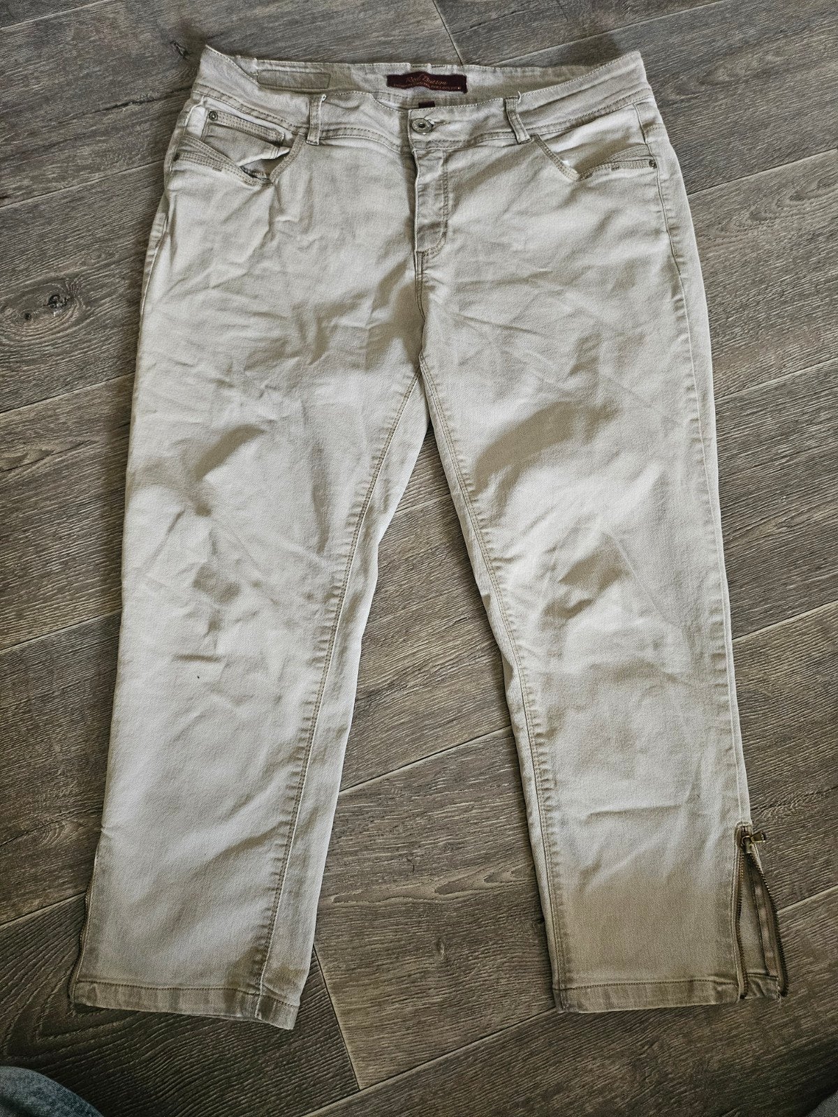Red Button Capri Broek Maat 42 - Zo goed als nieuw, Kleding | Dames, Beige, Maat 42/44 (L), Ophalen of Verzenden, Zo goed als nieuw