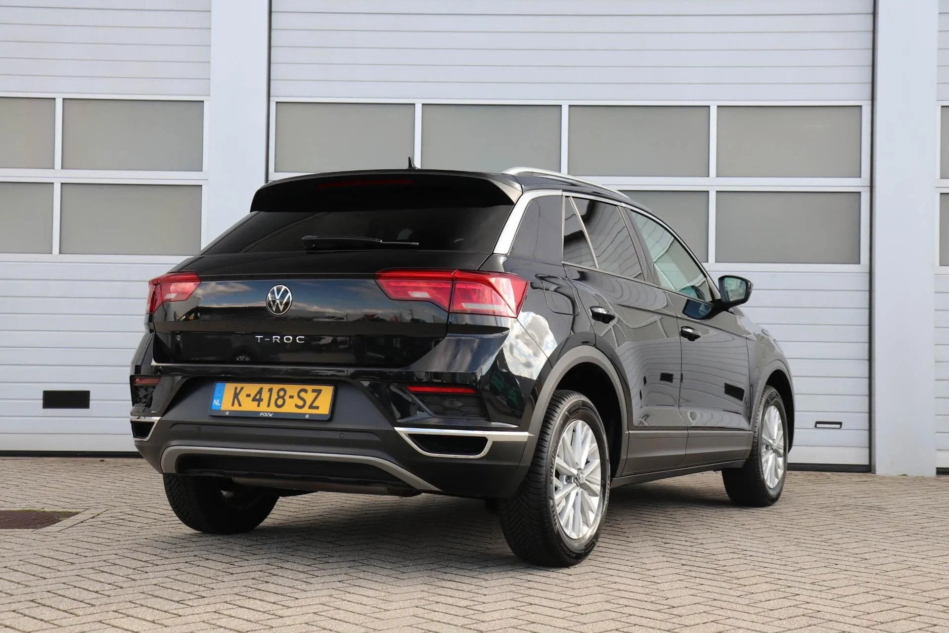 Volkswagen T-Roc 1.0 TSI 110pk Style (bj 2021), Gebruikt, 1194 kg, Zwart, Bedrijf