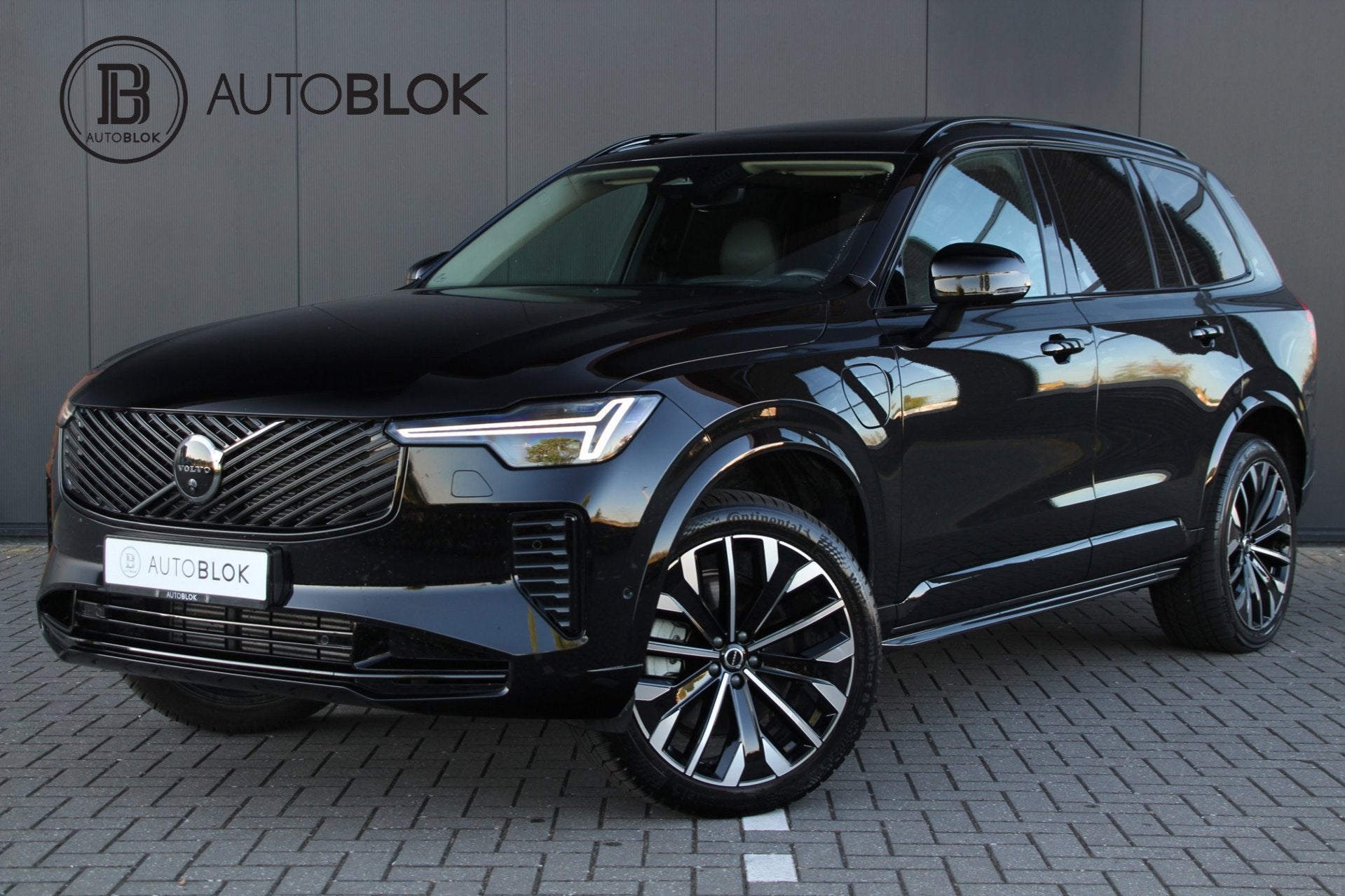 Volvo XC90 2.0 T8 Plug-in hybrid AWD Ultra Dark | Panoramada, Auto's, Dealer onderhouden, Gebruikt, 1969 cc, 7 stoelen