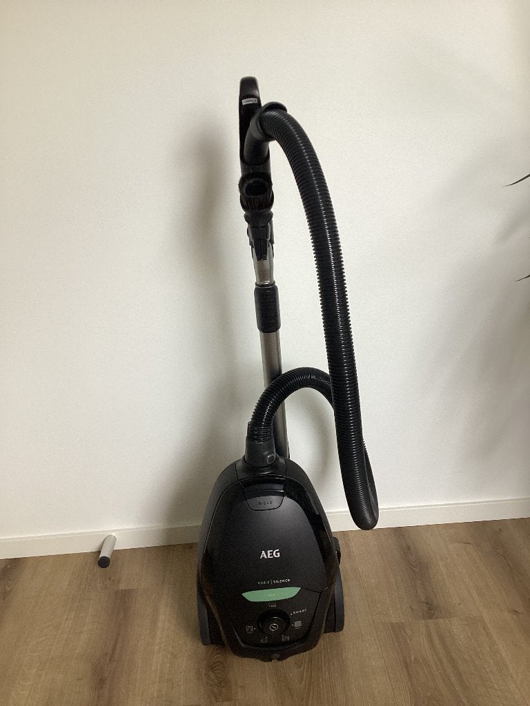 Stofzuiger aeg, Witgoed en Apparatuur, Stofzak, Ophalen of Verzenden, Zo goed als nieuw, Stille werking