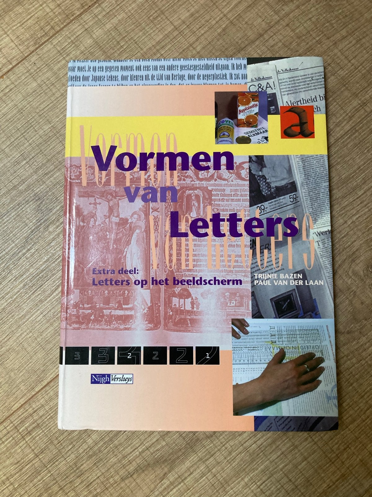 Vormen van Letters - Typografie Boek, Ophalen of Verzenden, Gelezen, Nederland