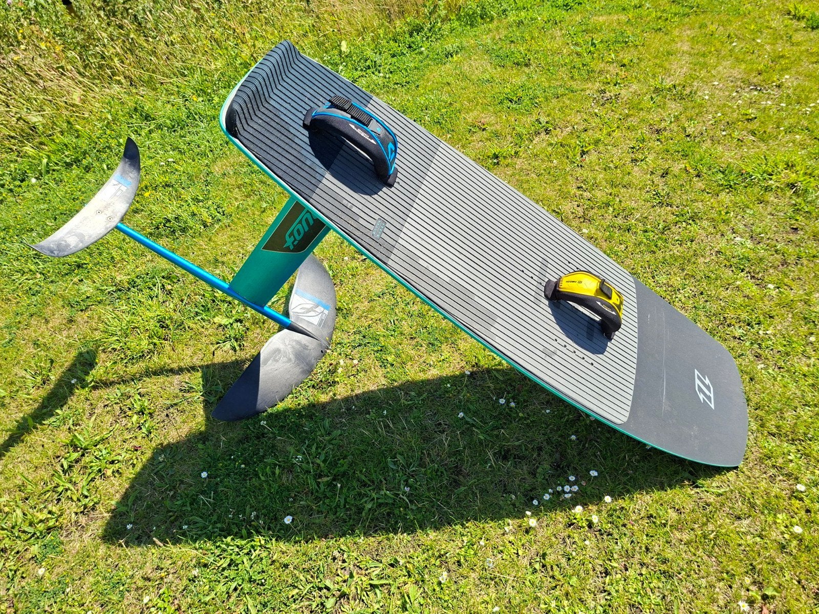 Kite foil set: North Sense board, F-One 850 IC6 foil, Watersport en Boten, Kitesurfen, Foil, Ophalen of Verzenden, Zo goed als nieuw