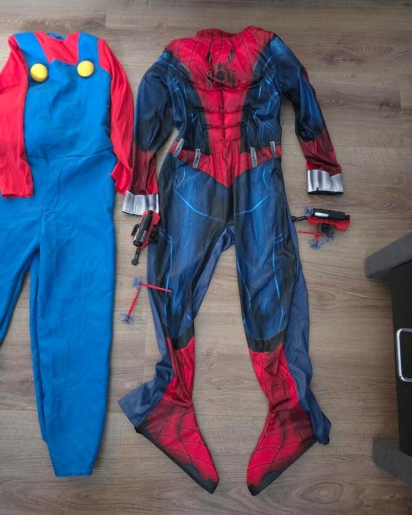 Verkleedkleding spiderman,batman en super mario, Ophalen of Verzenden, Zo goed als nieuw, Jongen of Meisje