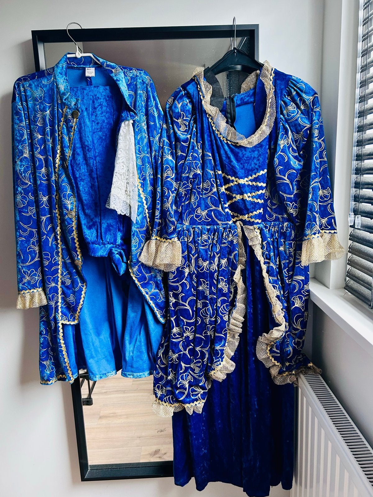 Prins en Prinses Carnaval Kostuums - Blauw met Goud, Ophalen of Verzenden, Zo goed als nieuw, Pak of Jurk