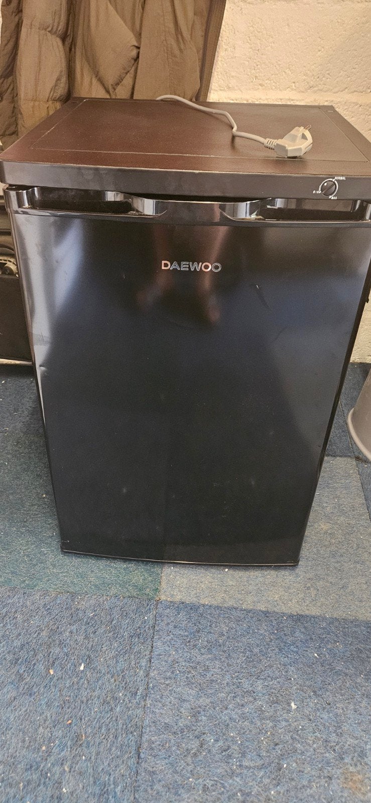 vrieskast vriezer tafelmodel DAEWOO A ++, Witgoed en Apparatuur, Koelkasten en IJskasten, Ophalen, Minder dan 85 cm, 100 tot 150 liter