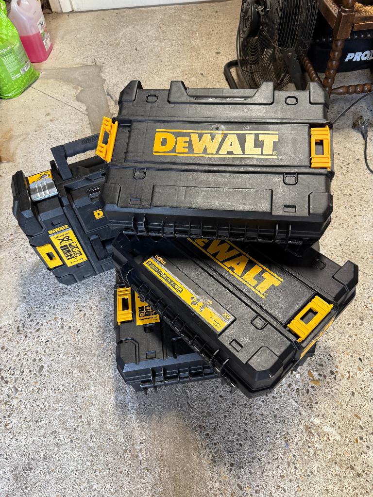 DeWalt koffers, Ophalen, Zo goed als nieuw
