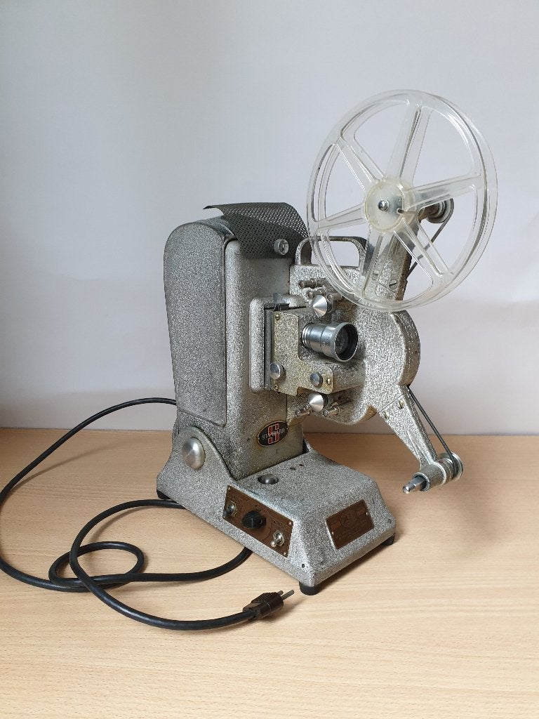 Filmprojector STANDARD u.s.a. 16 mm, 110-115 volt, Ophalen, 1940 tot 1960, Projector