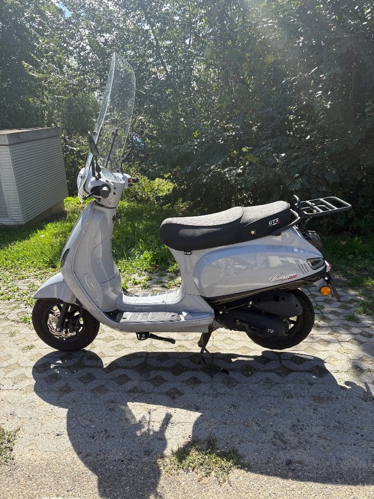 GTS Toscana Dynamic bromscooter